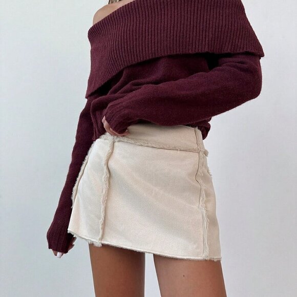 Burgundy Casual Women's Off-Shoulder Long-Sleeved Knitted Sweater - Picture 5 of 6